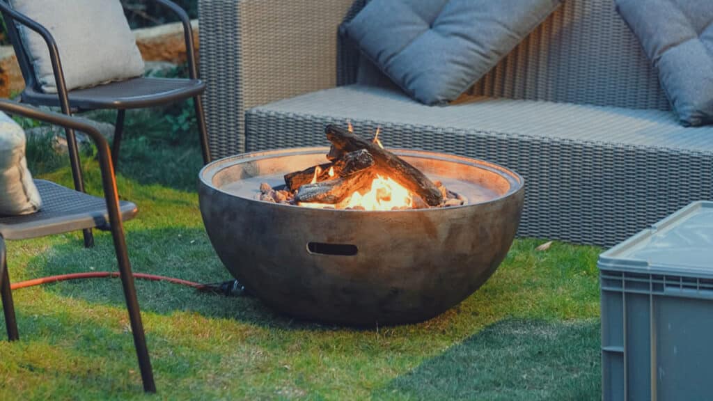 A gas fire pit. Know how to fix when a gas fire pit won't light.
