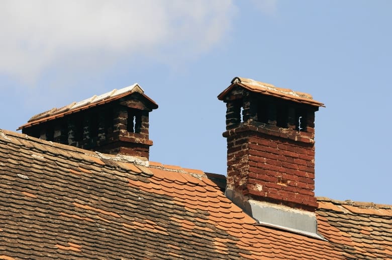 Gaps and cracks on chimneys. These are obvious Chimney Structural Problems.